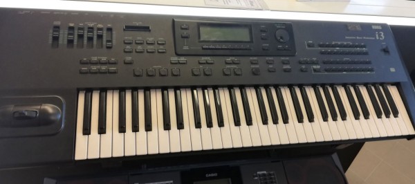 KORG i3 HD Interactive Music Workstation, optisch und technisch OK !